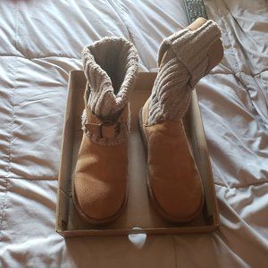 UGG Cambridge size 6  Tan